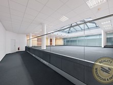 Pronájem kanceláře 1 000 m²